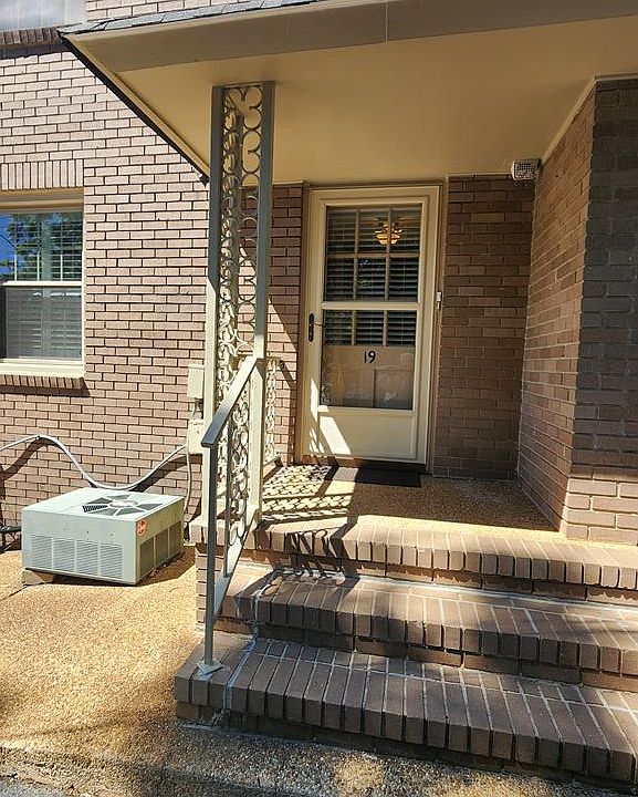 1st image of 2230 Cherokee Ave APT 19