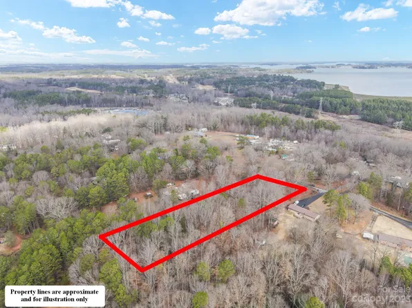 226 Cowans Ford Rd, Stanley, NC 28164