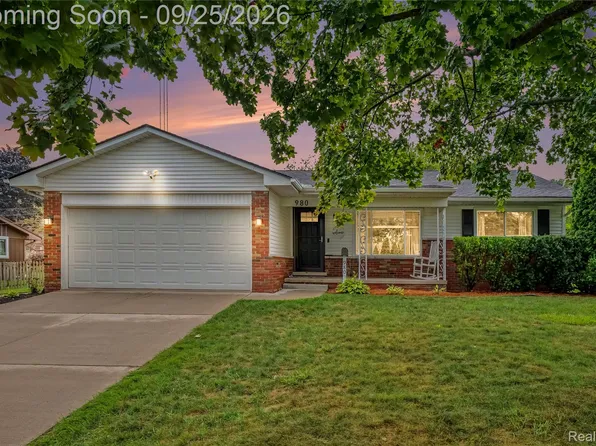 980 S 11th St, Saint Clair, MI 48079