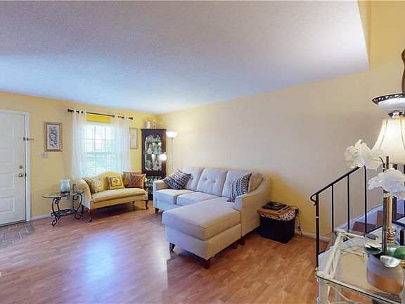 5th image of 4983 Oakbrook Dr