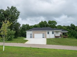 3635 Crestwood Rdg NE, Alexandria, MN 56308