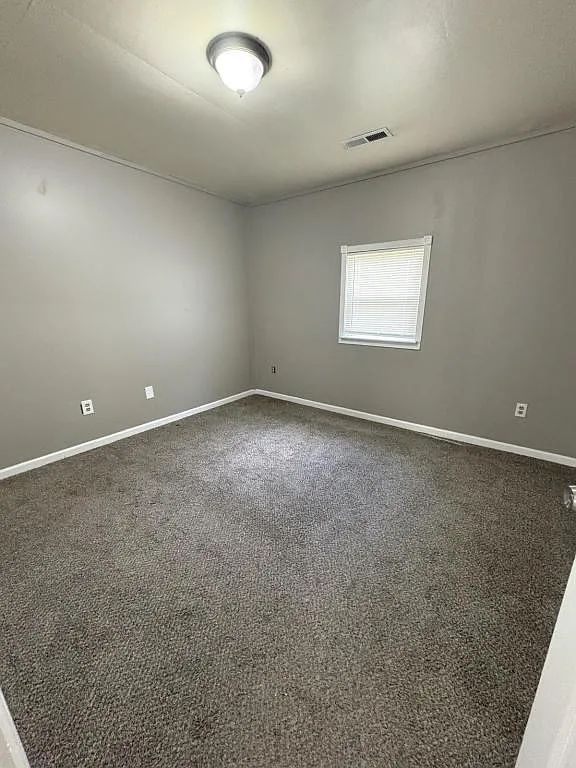 804 N Capelle — Photo 2