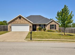 494 Caballo St, Farmington, AR 72730