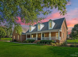 7000 High Meadow Dr, Matthews, NC 28104