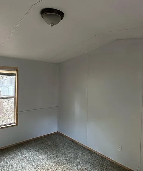 700 Beck Rd #B — Photo 8