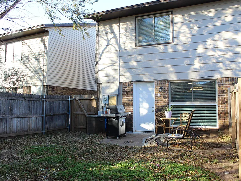 1336 Eastgate Dr — Photo 11