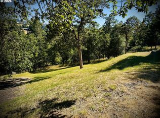214 Gray Squirrel Ct, Winchester, OR 97495