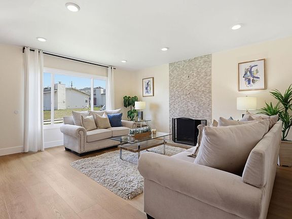 5th image of 1071 Sunnyside Dr