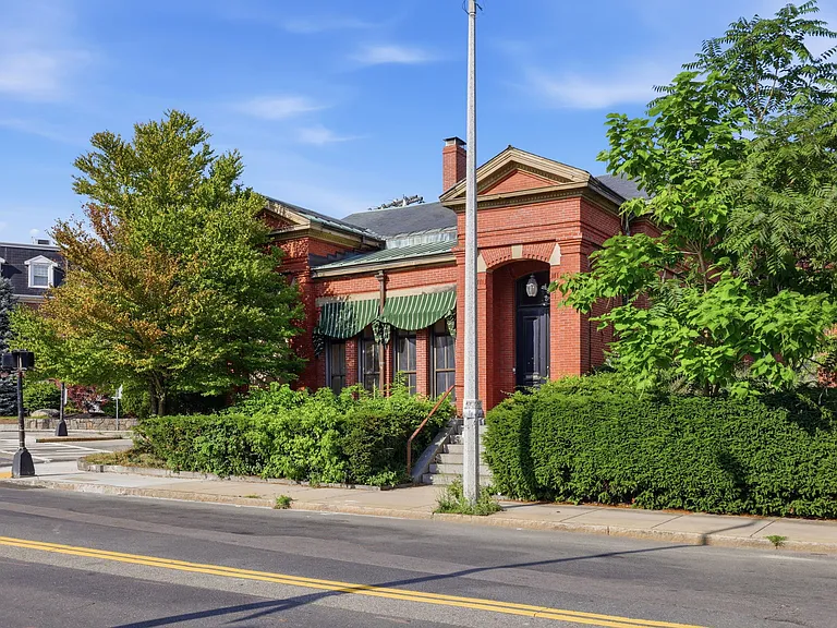 1110 Washington St — Photo 25