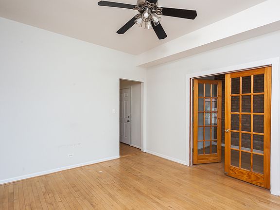 4th image of 823 N Damen Ave APT 2F