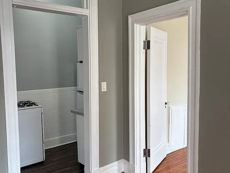 1203 Cathedral St #6 — Photo 8