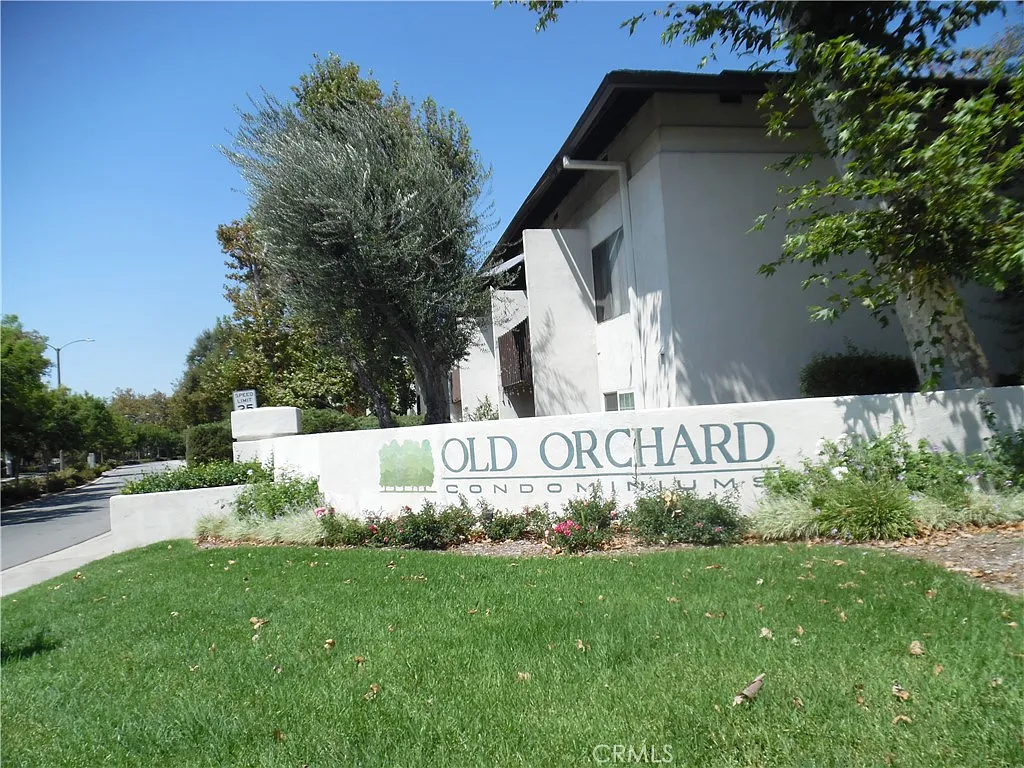 2 bed, 987 sqft, $2,495 — Photo 1