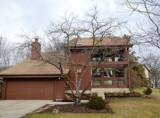 30W266 Ridgewood Ct, Warrenville, IL 60555