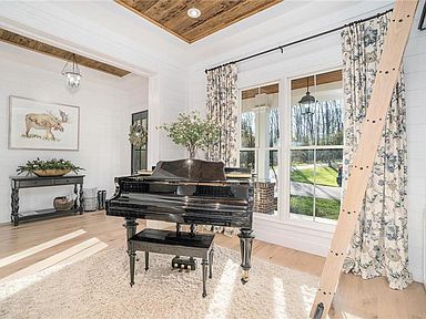 12504 Marxen Rd, Kansas City, KS 66109 | Zillow