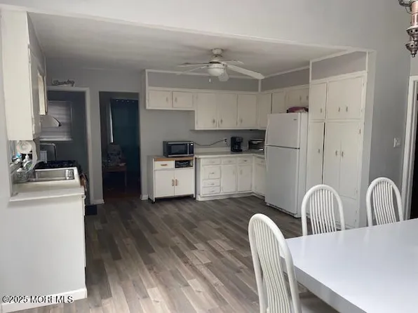 6 Wilson Ave, Waretown, NJ 08758