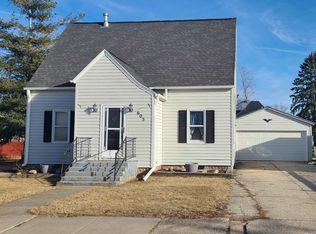 605 S Page St, Monona, IA 52159