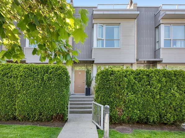 2711 Prince Edward St, Vancouver, BC V5T 4V8