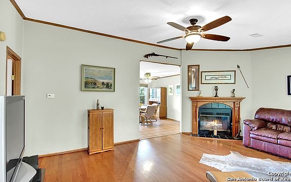 4th image of 735 County Road 2700