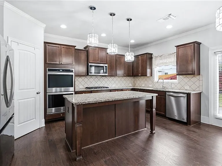 2053 Hamilton Lake Pkwy — Photo 12