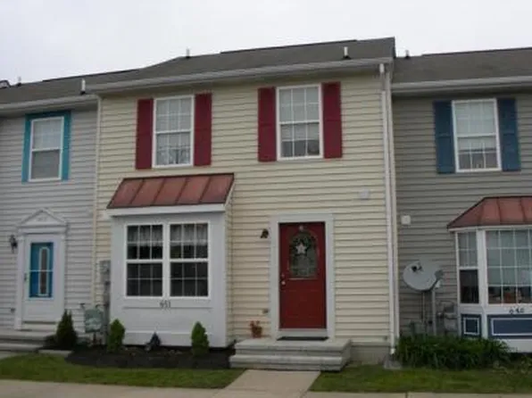 651 Boxwood Dr, Hampstead, MD 21074