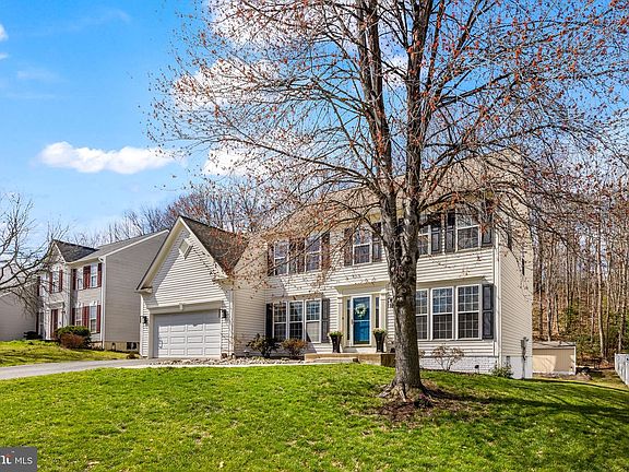 4th image of 19 Francis Ct