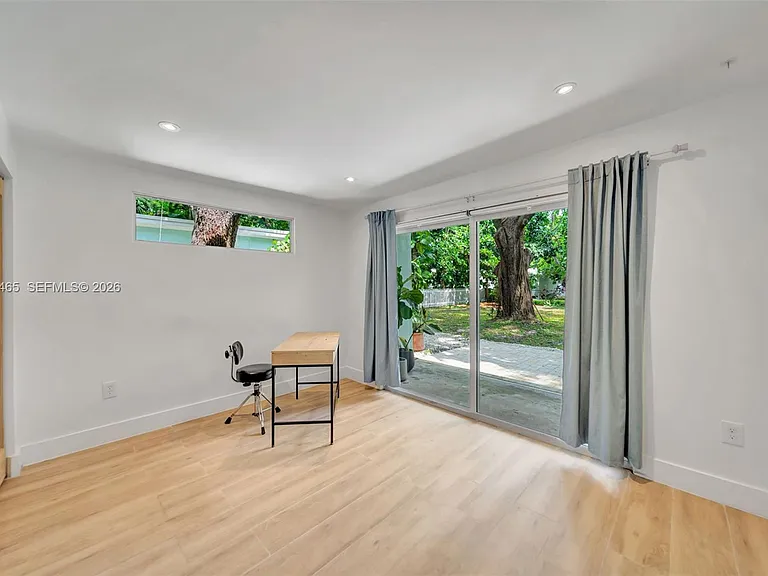 14995 NE 9th Ave — Photo 21