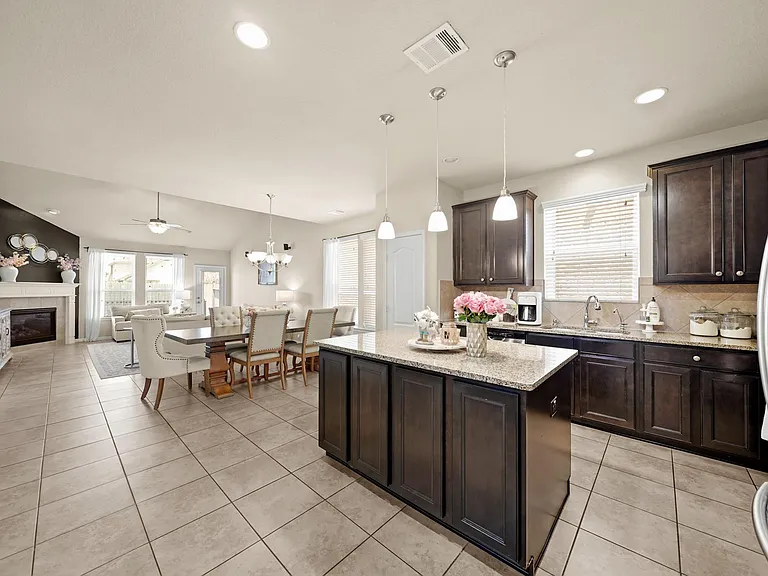 9957 Spring Rock Ln — Photo 3