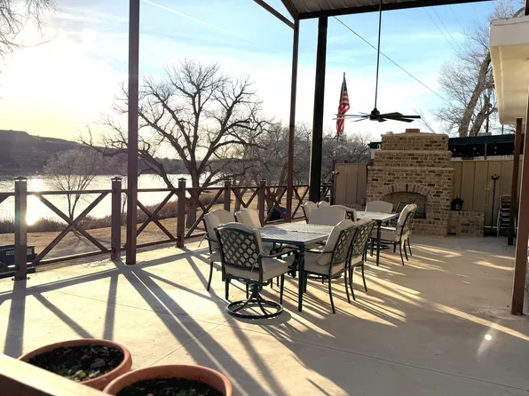 70 Pony Express Trl, Lubbock, TX 79404