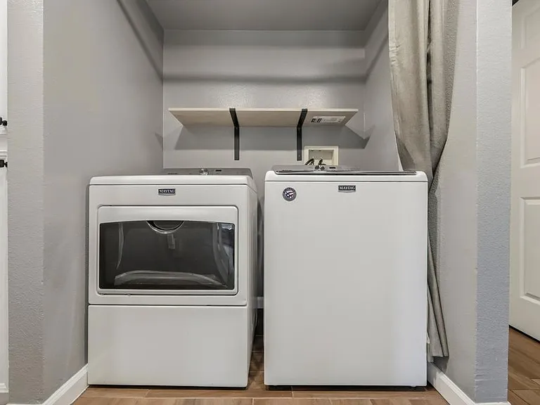 2536 White Oak Pl #5 — Photo 15