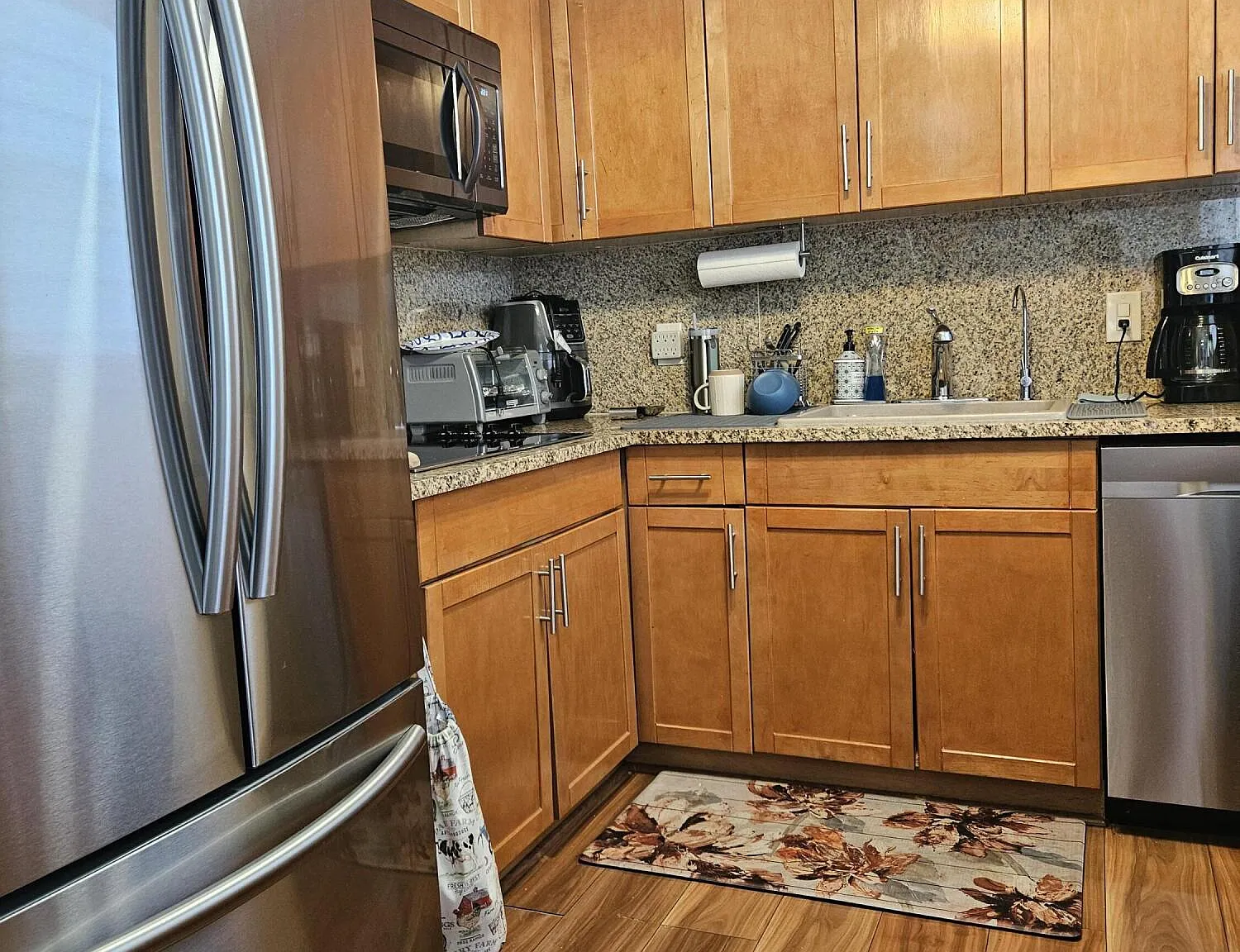 2 bed, 1.5 bath, 820 sqft, $2,000 — Photo 3