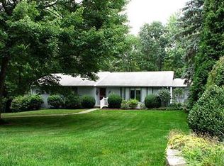 422 Cherokee Dr, Butler, PA 16001