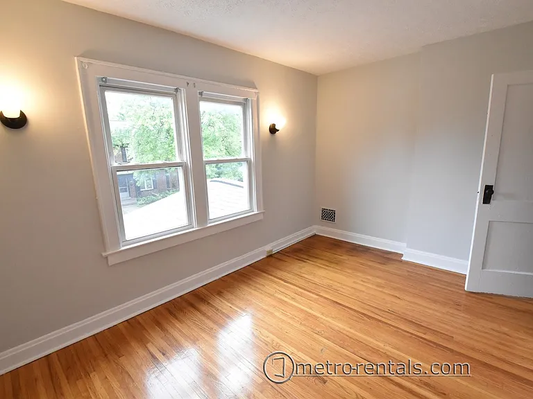 238-240 W Pacemont Rd — Photo 15