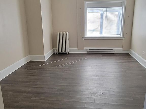 4th image of 241 1/2 Western Ave S Unit 3