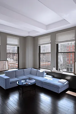 Sold by Classiques Modernes International Realty | media 17