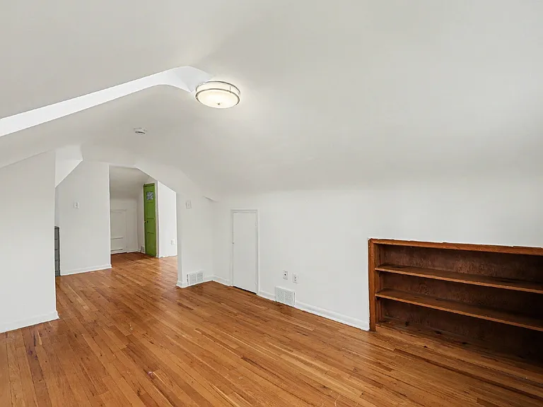 21727 California St — Photo 14