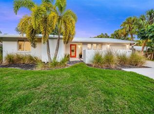 5011 Commonwealth Dr, Sarasota, FL 34242