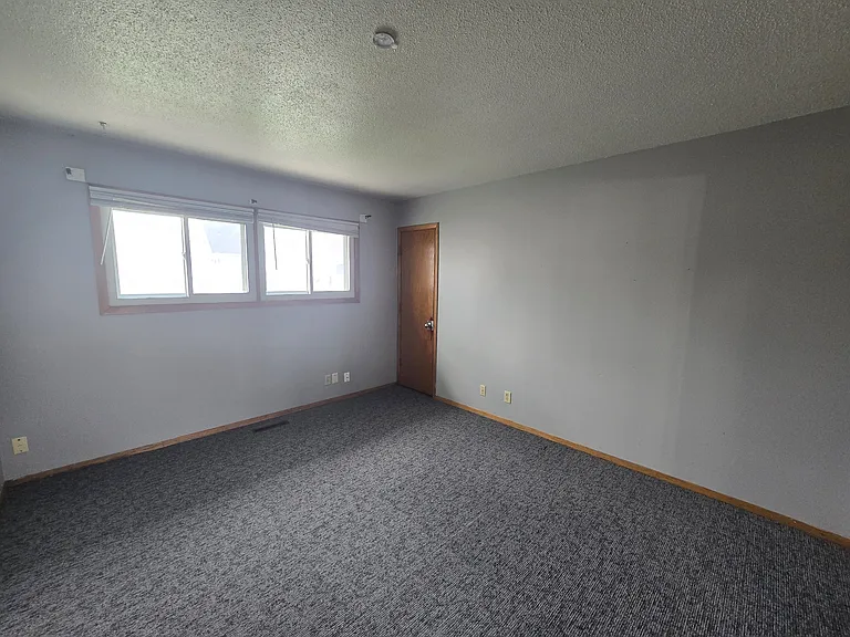 811 W 3rd St #8 — Photo 3