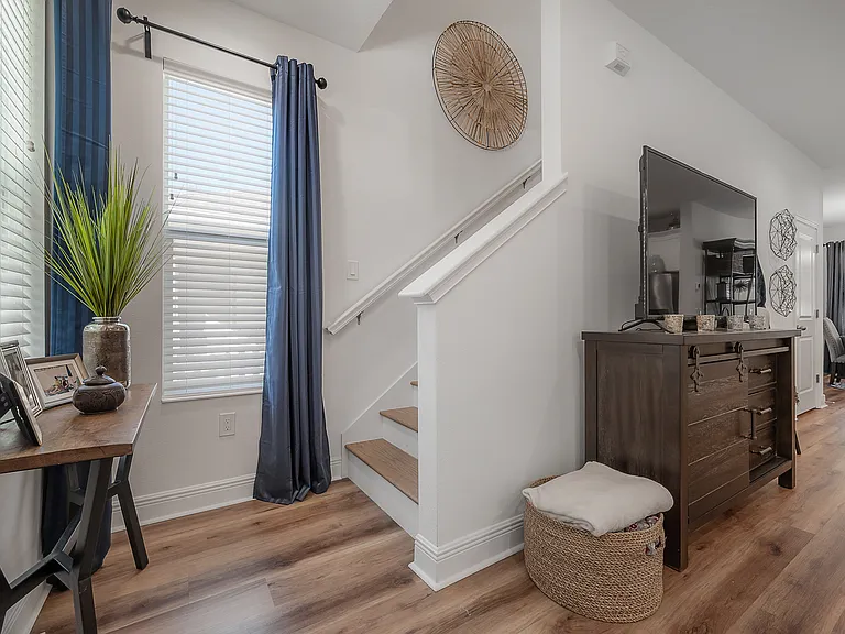 1714 E Lambright St — Photo 25