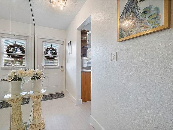 5th image of 2115 NE 42nd Court #202N