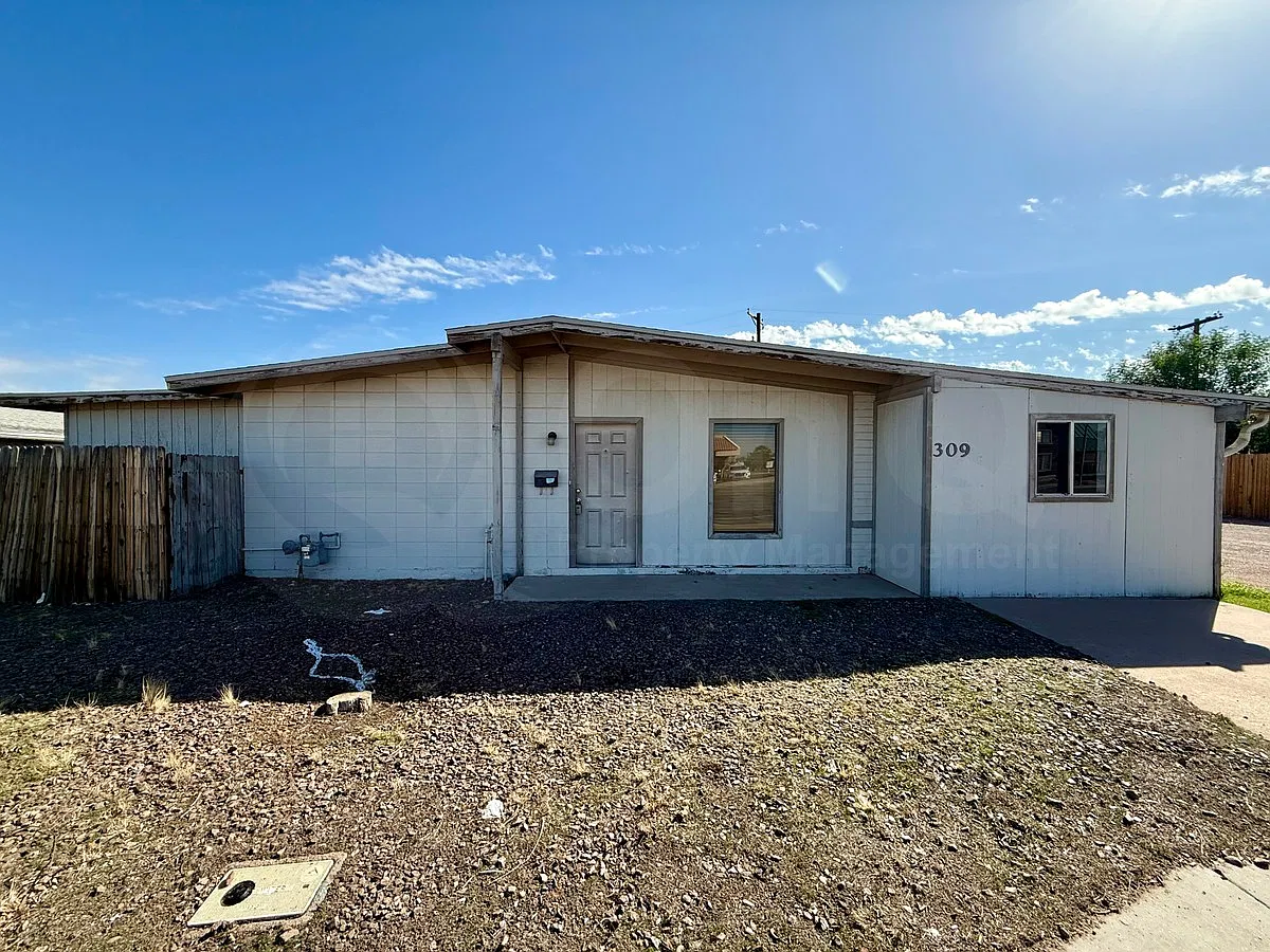 5 bed, 2.0 bath, 1564 sqft, $1,750 — Photo 3