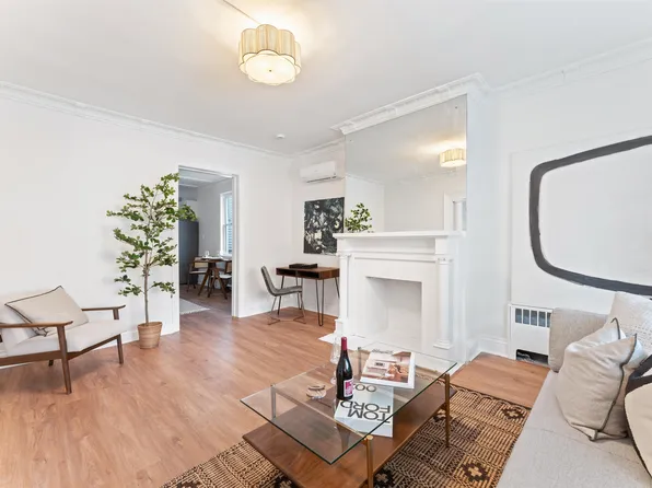 114 Oak Street image 5 of 41