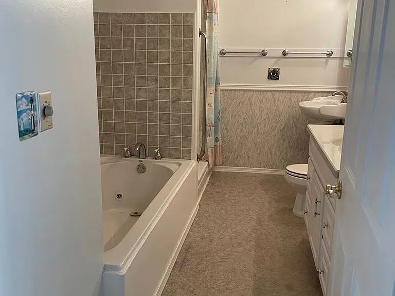 2408 Main St — Photo 12