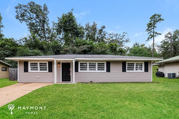 3 bed, 1.0 bath, 1032 sqft, $1,125 — Photo 1