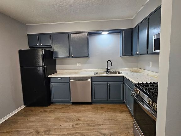 5th image of 1413 Plummer Dr APT 34