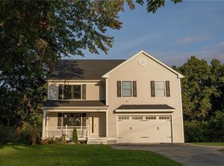 121 Curran Rd, Cumberland, RI 02864