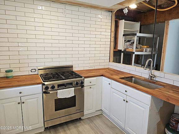3rd image of 25A Laurel Place