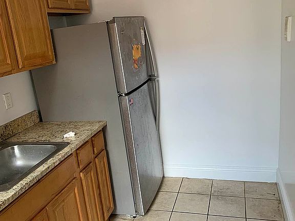 2nd image of 3450 43rd St APT 3L