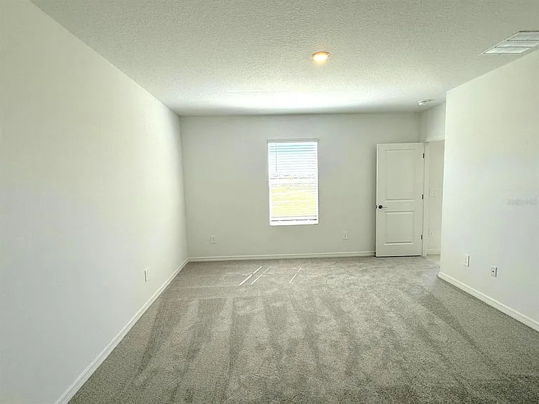 2081 Hallier Cv — Photo 14