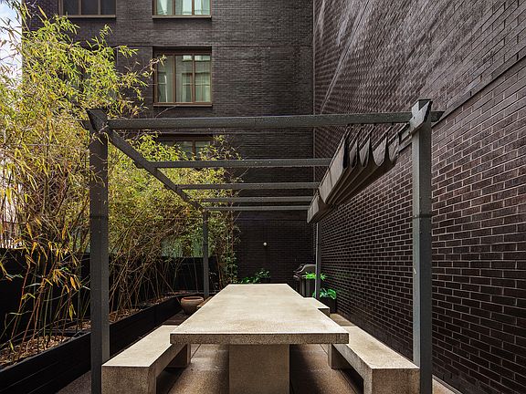 3rd image of 196 Orchard St #4Q