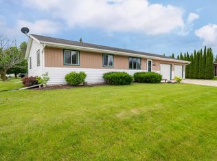 1321 Trimborn Ave, NEW HOLSTEIN, WI 53061